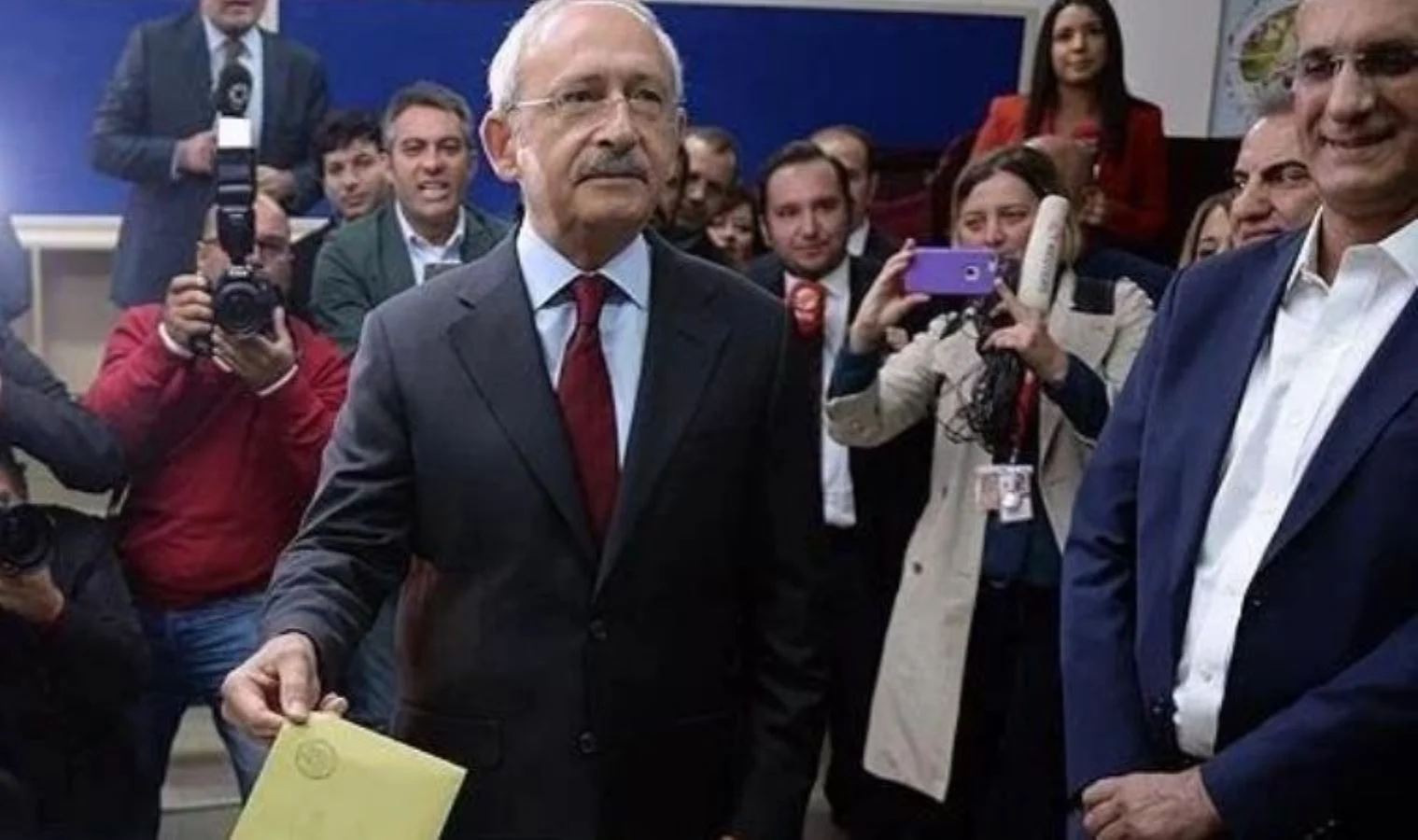 Liderler nerede oy kullanacak?