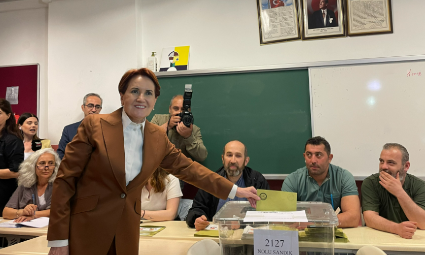 Meral Akşener İstanbul'da oyunu kullandı, Ankara'ya geçiyor