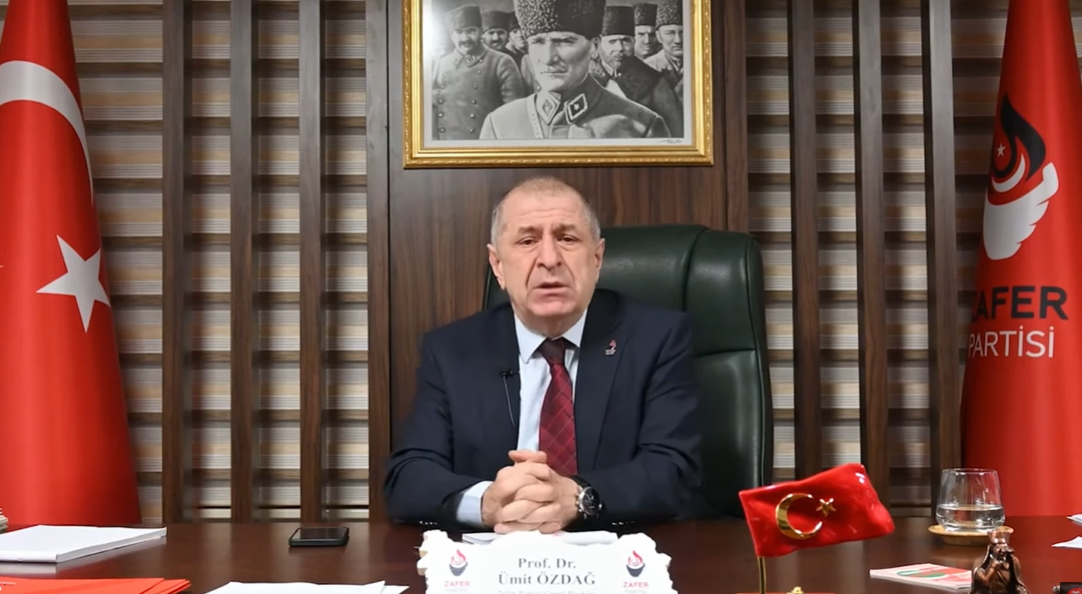 Ümit Özdağ Türk vatandaşlarına 'çakma Türk vatandaşları'nı işaret etti: "Çocuklarınızın kaderini etkileyecek"