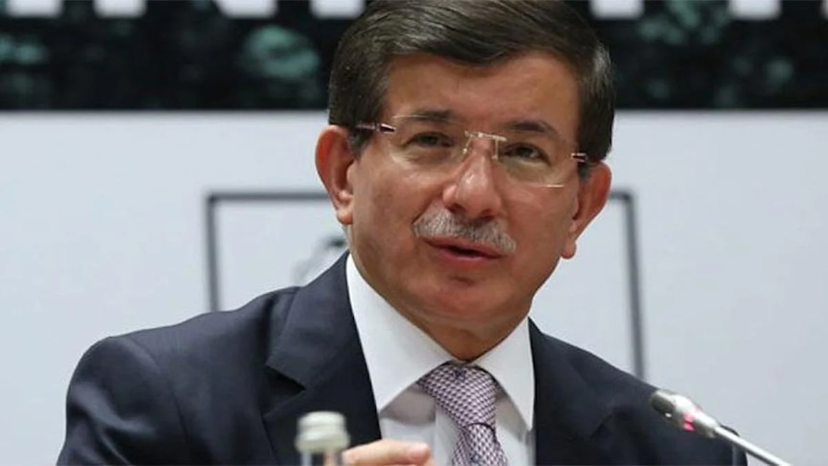 Ahmet Davutoğlu'ndan seçim sonucuna ilişkin ilk açıklama: "Tebrik ediyorum"