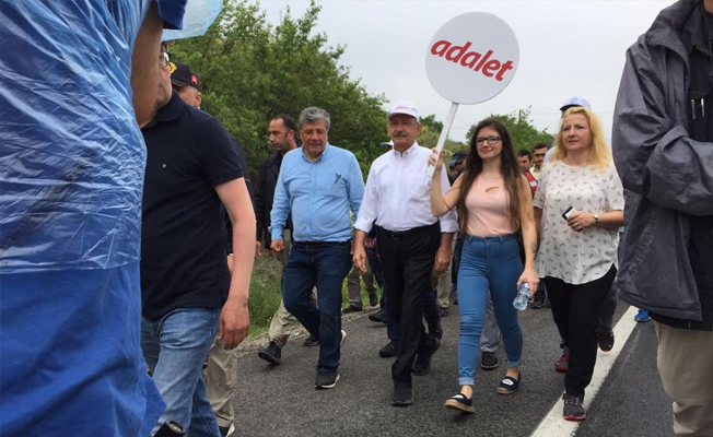 Adalet aramanın yollarından biri yoldur