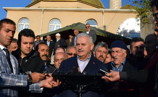 Başbakan'dan bayram mesajı: Yolların kralı olmaz, yolların kuralı olur