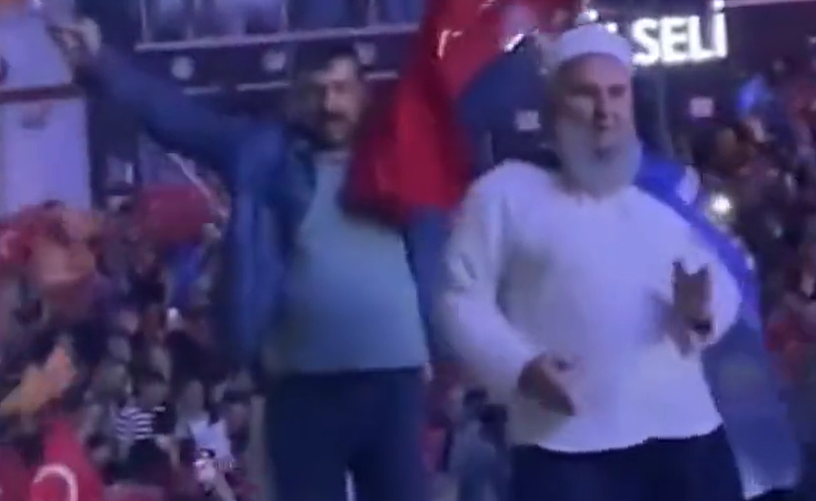 Seçim kutlamalarında dans eden AKP'li pişman olmuş: "Normalde biz böyle bir adam değiliz..."