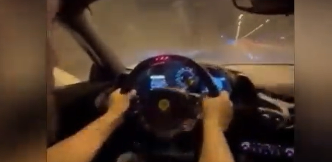 Ünal Turan, Ferrari'siyle sürat yaparken kaza yaptı