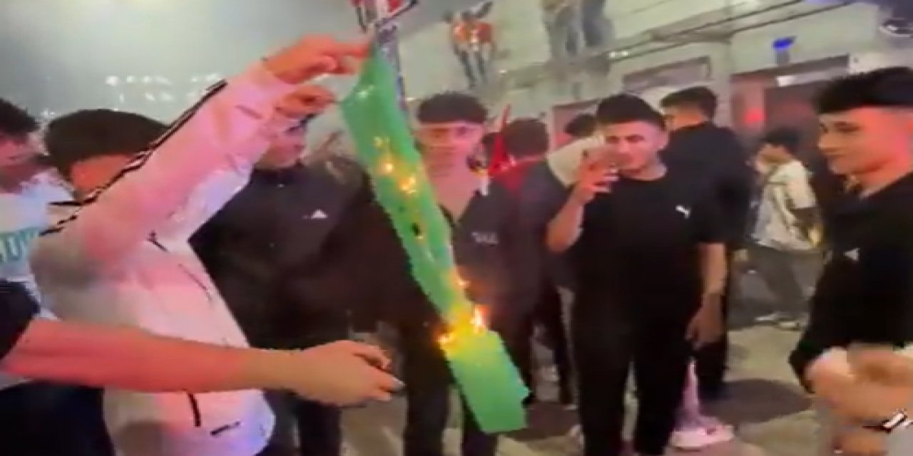 Galatasaraylılar, HÜDA-PAR bayraklarını ateşe verdi