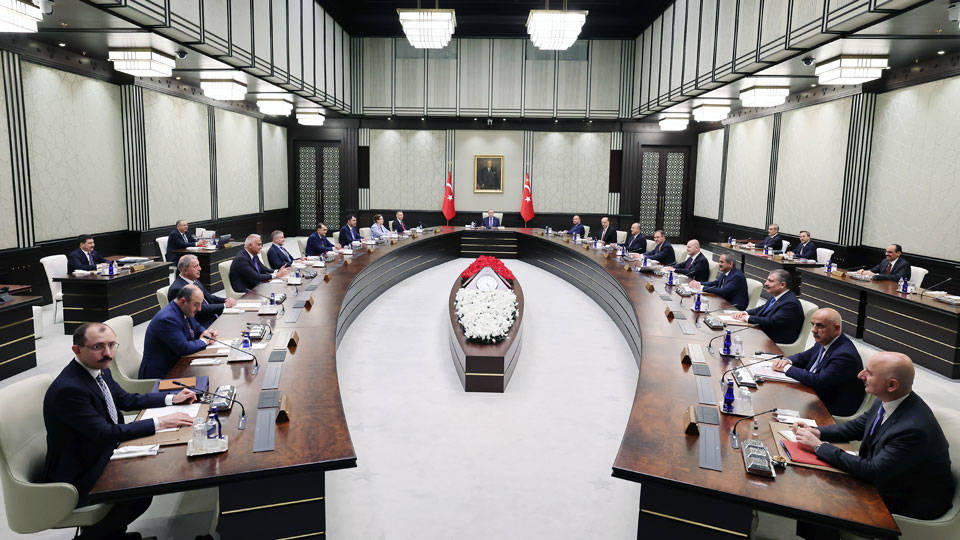 Abdülkadir Selvi: "Bakanlar kabineden morali bozuk ayrılmış"