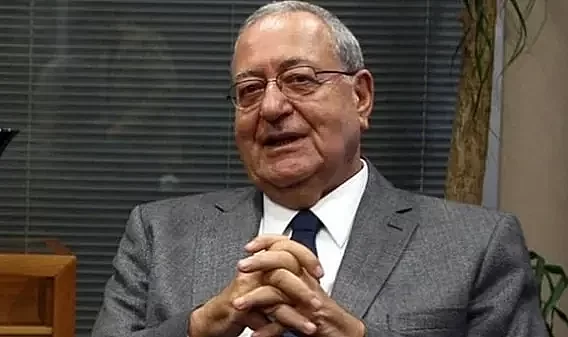Sabah gazetesi yazarı Mehmet Barlas hayatını kaybetti