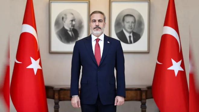Hakan Fidan'dan yeni makamında ilk fotoğraf