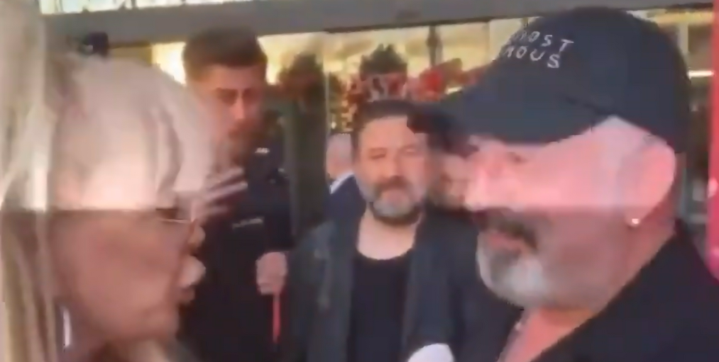 Zerrin Özer-Cem Yılmaz sohbetinde muhabirlerle gerginlik: "Akıllı olacaksınız"