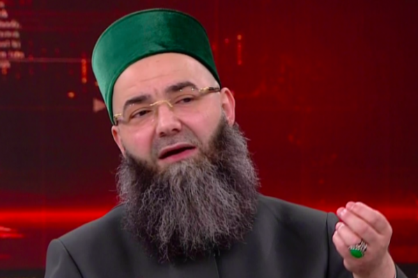 Cübbeli Ahmet'ten 'şortlu kız' çıkışı