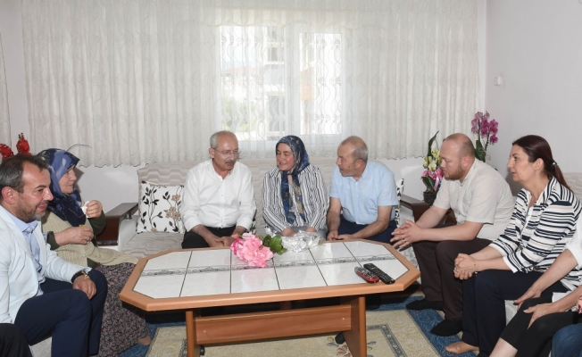 Kılıçdaroğlu'ndan şehit ailesine ziyaret