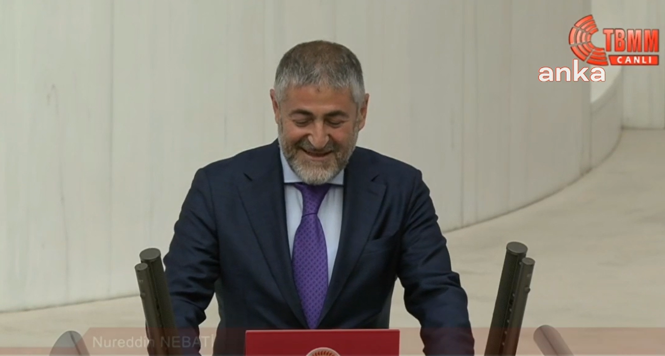 Eski bakan, yeni milletvekilleri Meclis'te yemin etti