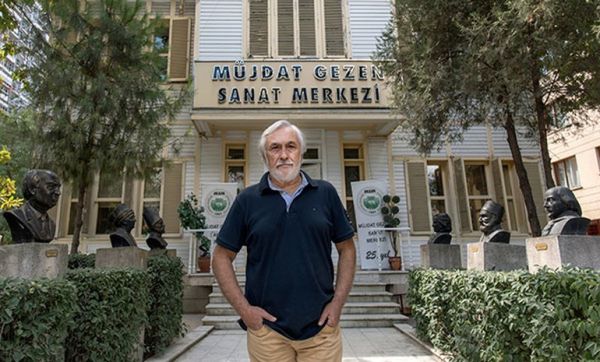 Müjdat Gezen'den üzücü haber