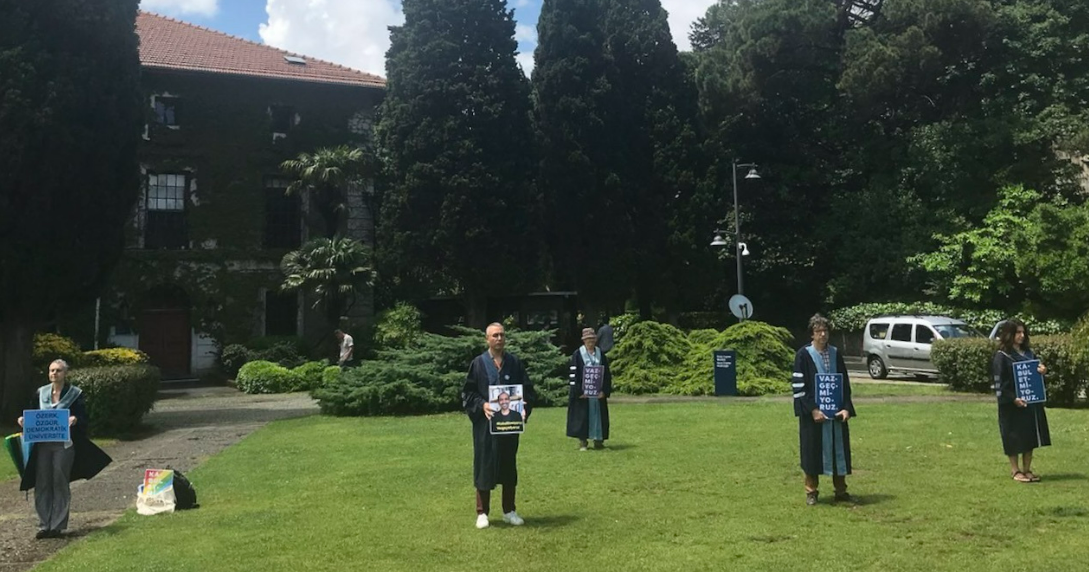 Boğaziçi akademisyenleri rektörlüğe sırt çevirmeye devam ediyor