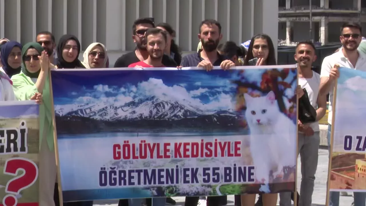 Ataması yapılmayan öğretmen adayları eylem yaptı: 80 puanla atanamıyoruz