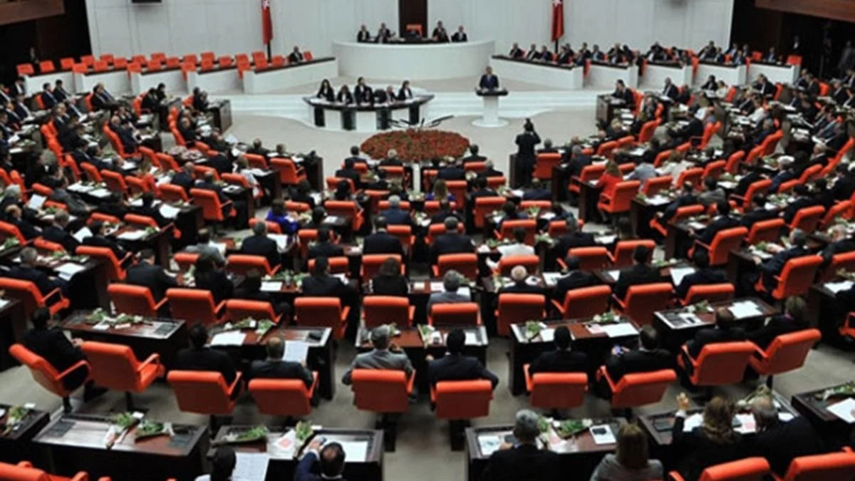 TBMM'nin çalışma süresi uzatıldı