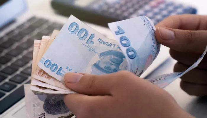 İktidar asgari ücrette 500 Dolar sözünden geri dönüyor! Dolar yükselince TL İle konuşulmaya başlandı