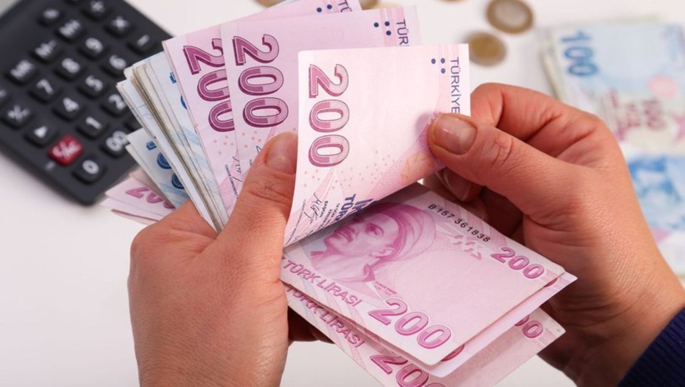 Emekli maaş ve ikramiyelerin ödeneceği tarih belli oldu
