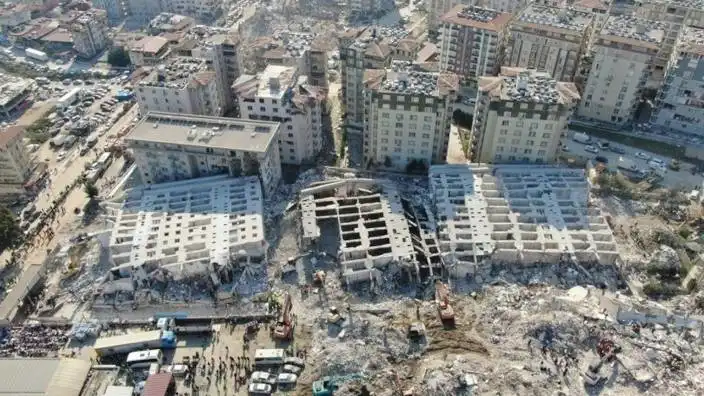 Rönesans Rezidans yüzlerce kişiye mezar oldu! 53 kişi hala kayıp
