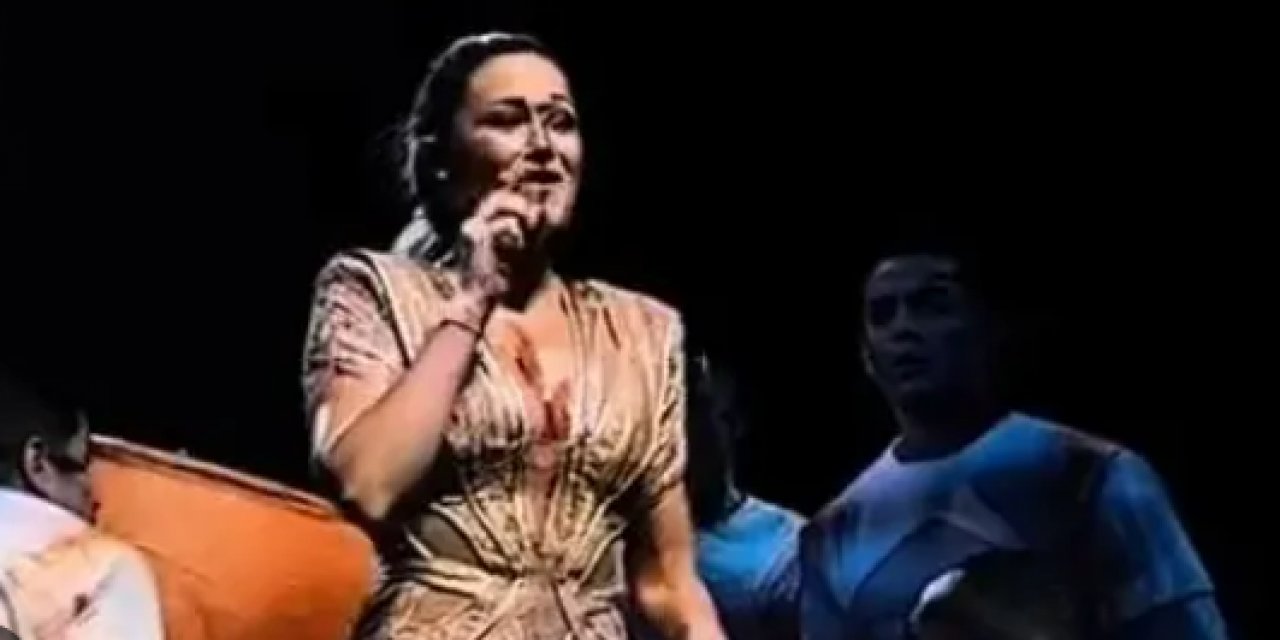 Alman şarkıcı konserde kanlar içinde kaldı