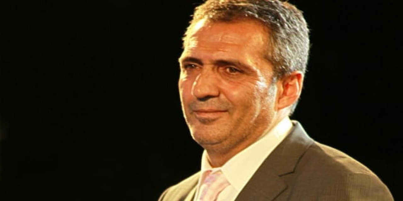 Konserine sadece 8 kişi gelen Yavuz Bingöl sahneyi terk etti
