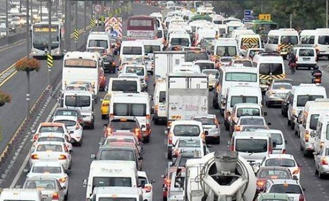Dönüş trafiği erken başladı