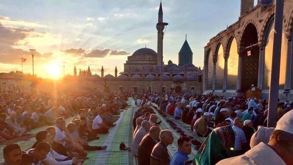 Kurban Bayramı namazı saat kaçta? İstanbul, Ankara, İzmir'de bayram namazı saati kaçta? İşte 81 il için bayram namazı saatleri...