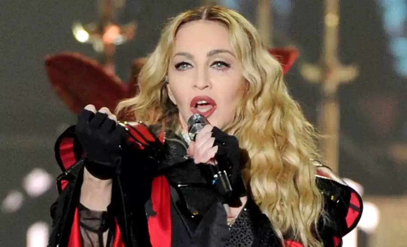 Madonna hastaneye kaldırıldı