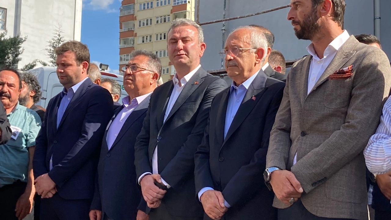 Kılıçdaroğlu'nun acı günü! Dayısının cenaze törenine katıldı