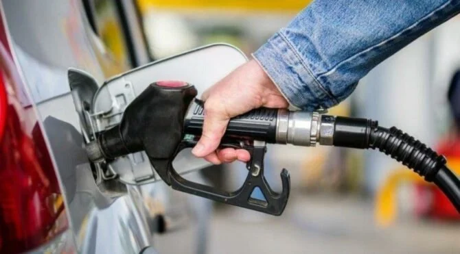 Benzine büyük zam geliyor