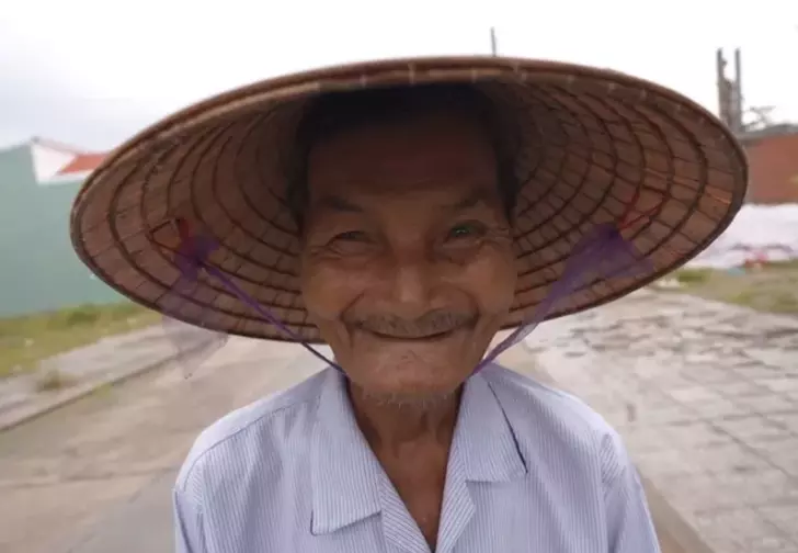 Yaşlı adam tam 60 yıldır uyumuyor