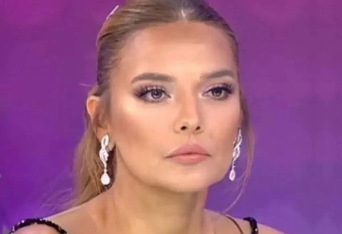 Demet Akalın takipçisinin 'yaşlanmışsın' yorumuna öyle bir cevap verdi ki herkes şoke oldu