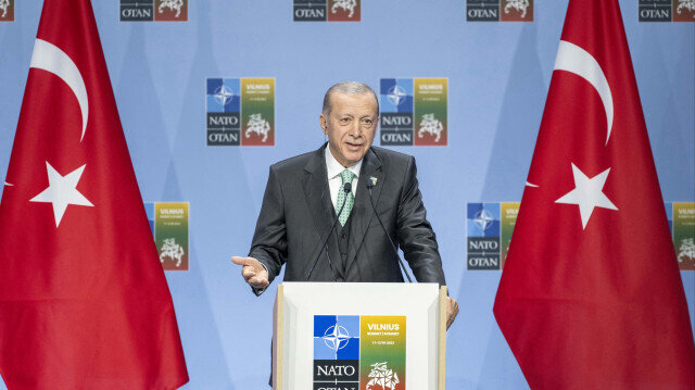 Gazetecinin o sorusu Erdoğan'ın hoşuna gitti: "Ağzın bal yesin"