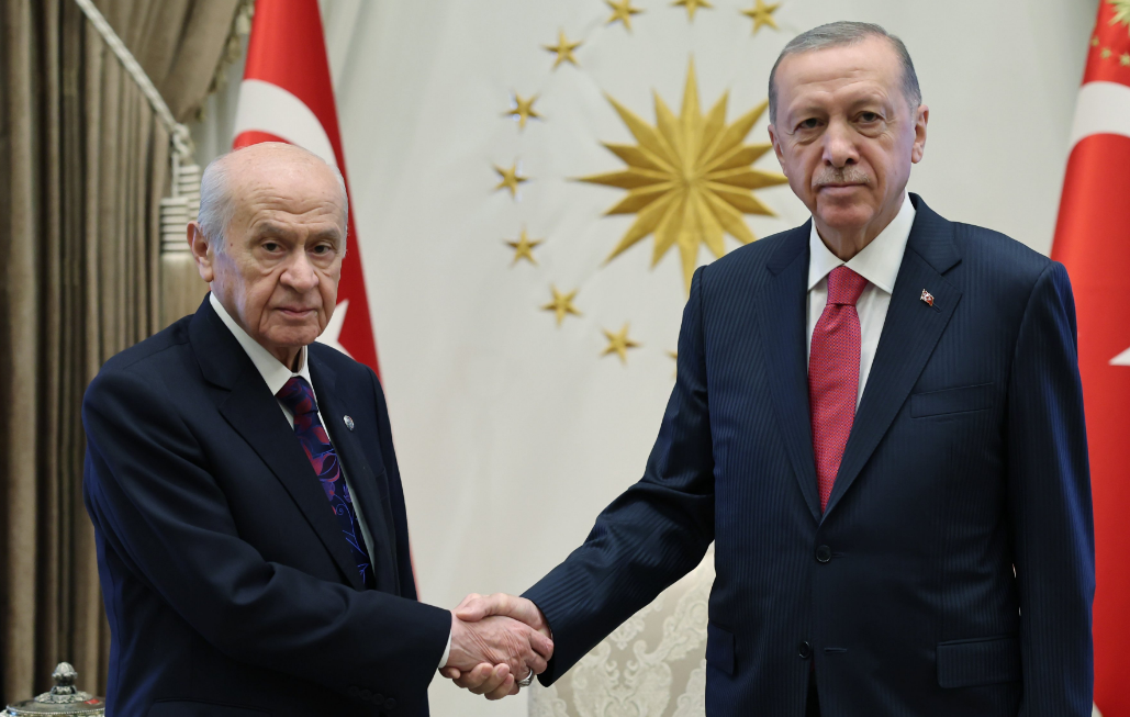 Emeklilere verilen zamma tepki gösteren Bahçeli, Erdoğan ile bir araya geldi! Yeni zam mı gelecek?