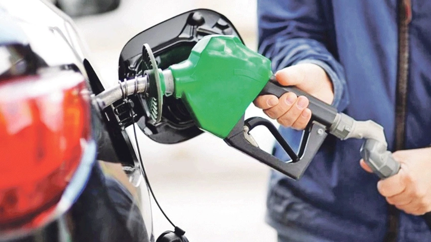 Benzine büyük zam! Pompaya yansıdı! İşte güncel akaryakıt fiyatları