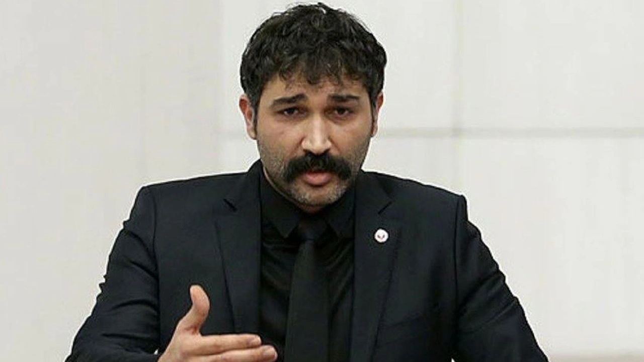 Ülkeyi terk ettiği iddia edilmişti! Barış Atay'dan yanıt geldi