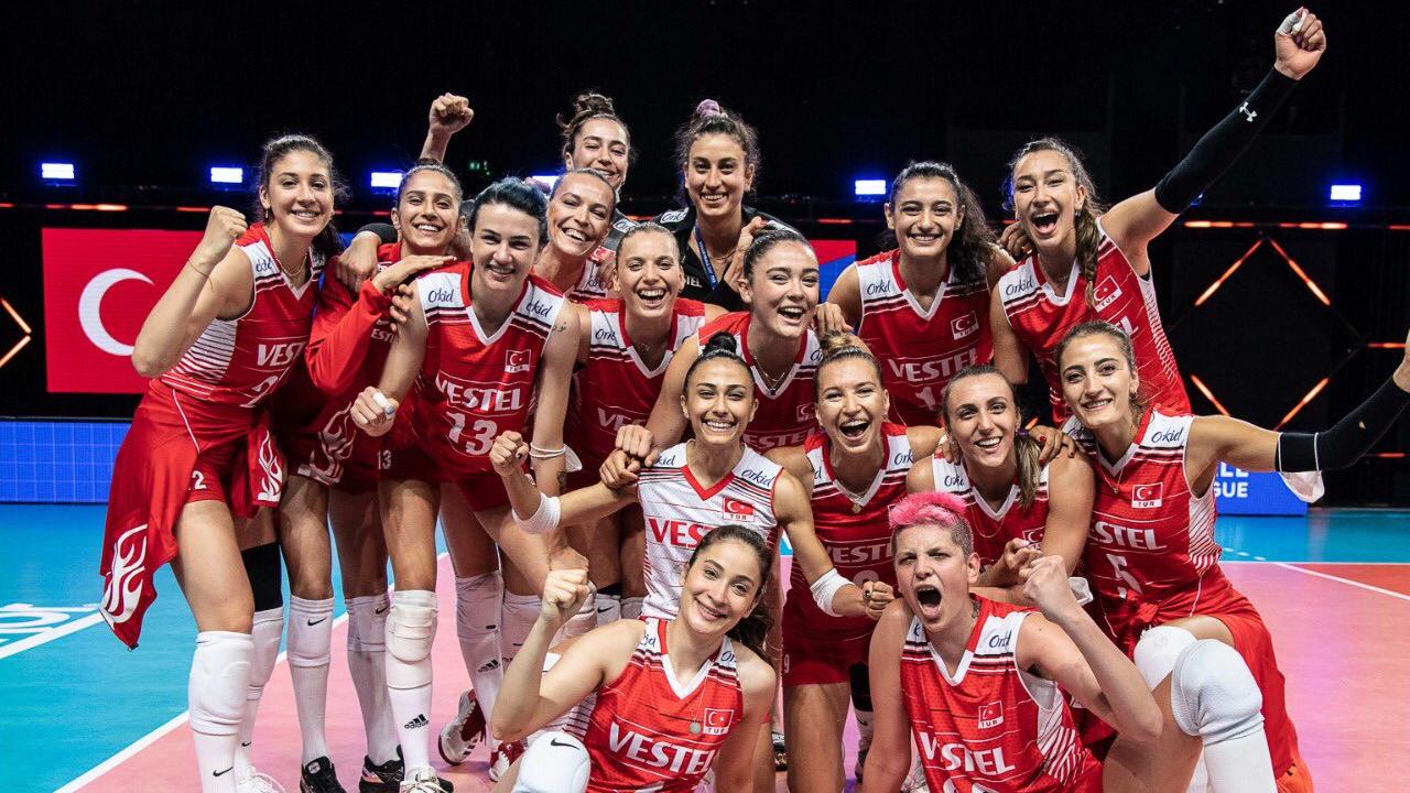 Akit'ten 'milli' voleybolcumuza düşmanca sözler
