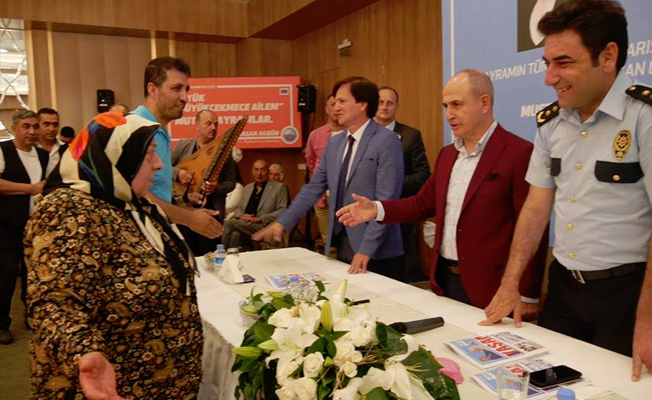 Büyükçekmece ailesi, yeni evinde çifte bayram yaşadı