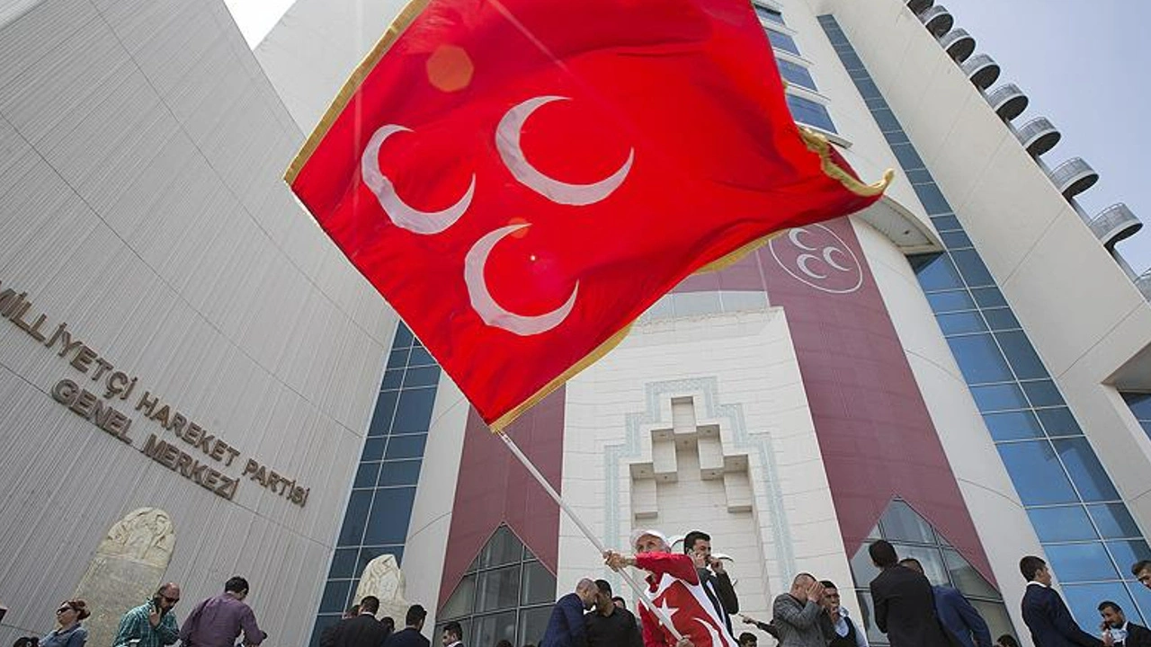 MHP'li il başkanı görevinden istifa etti