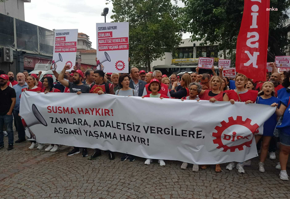 Ankara, İstanbul, İzmir ayakta! DİSK, zamlara, adaletsiz vergilere, asgari yaşama 'Hayır' demek için sokakta