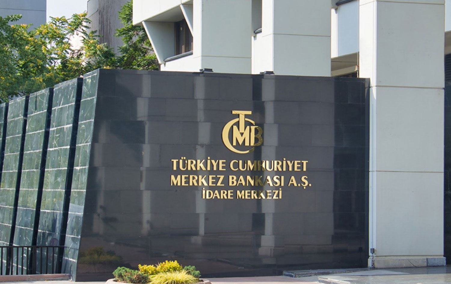 Merkez Bankası başkan yardımcıları görevden alındı