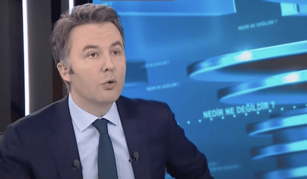 THY uçağına binemeyen Mehmet Akif Ersoy isyan etti