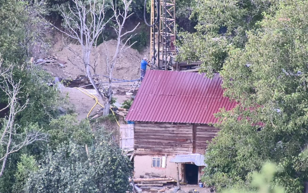 Bolu'da bir evde esrarengiz kazı! 20 madenci bölgeye girdi
