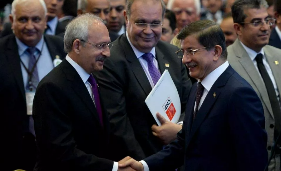 CHP'li Veli Ağbaba, Ahmet Davutoğlu'na ateş püskürdü: "Keşke ayrı listeden girseymiş herkes de oy oranını görseymiş"