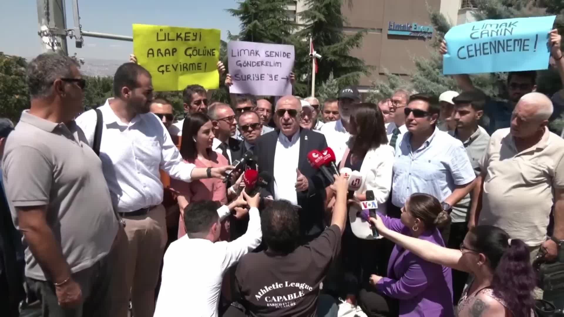 Ümit Özdağ Limak Holding'in kapısına dayandı! Akbelen’deki ağaç kesimini protesto etti