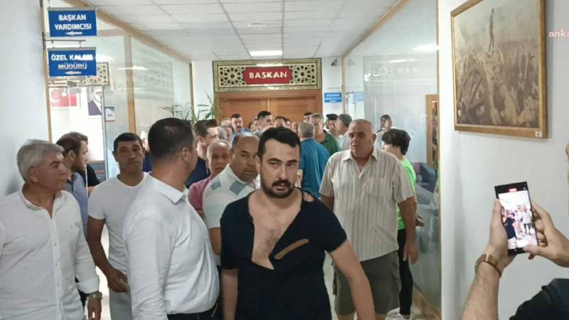 AKP'li Belediye Başkanından İYİ Parti'li üyeye yumruklu saldırı