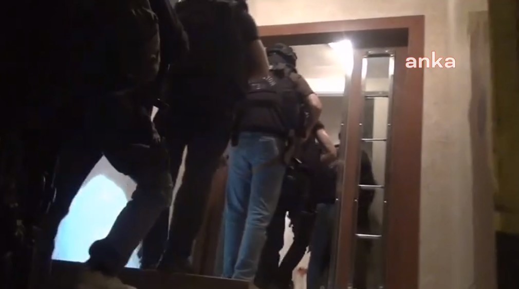İstanbul'da IŞİD'e gece yarısı operasyonu! İnlerine girildi: 17 gözaltı