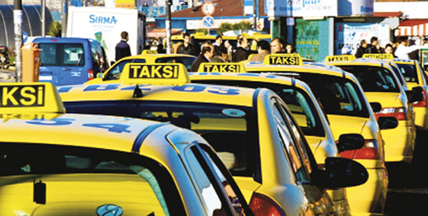 İstanbul'da yapılan zam taksicileri memnun etmedi: "Kontak kapatacağız"