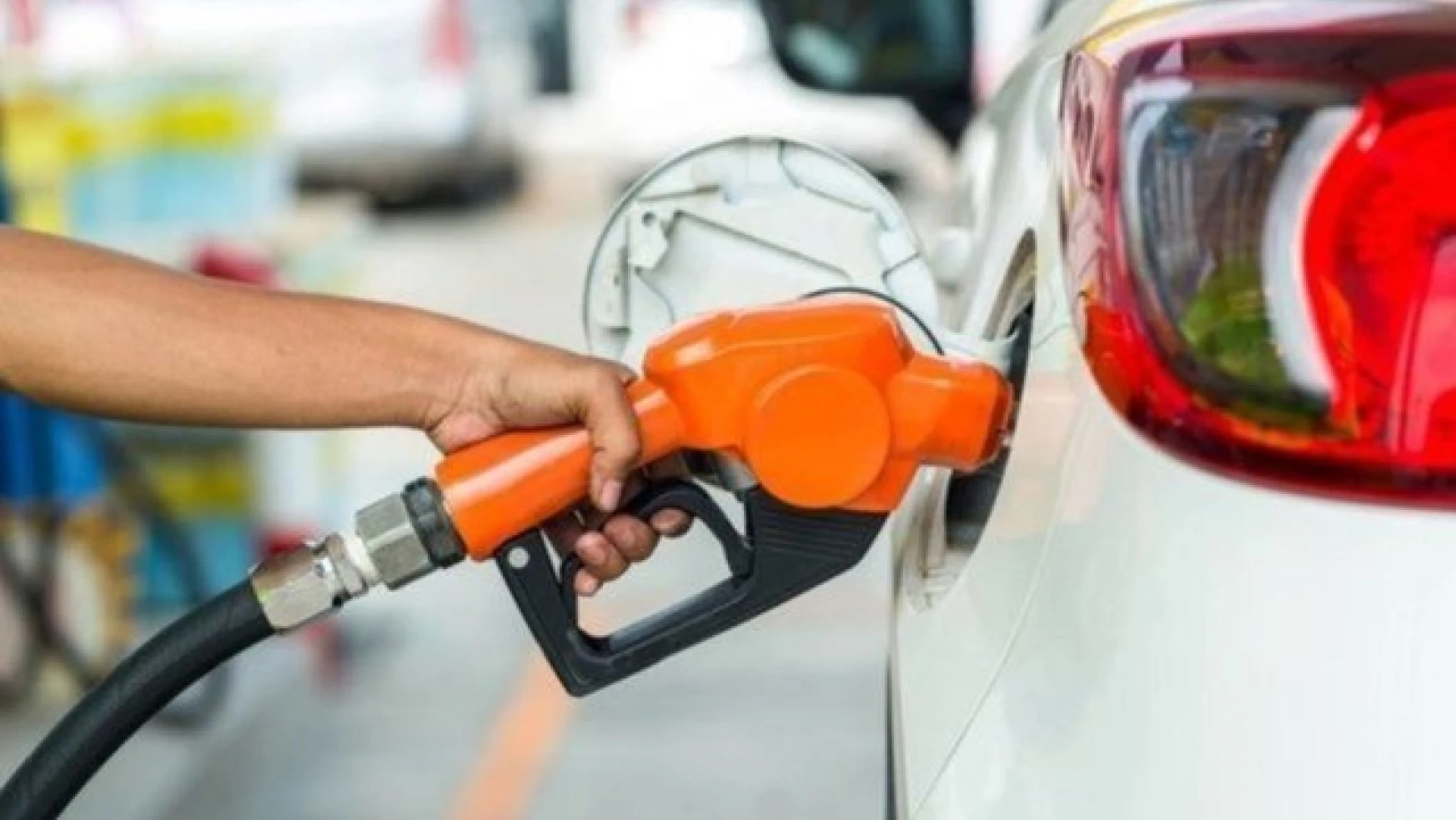 Araç sahipleri dikkat! Motorine yine zam geliyor