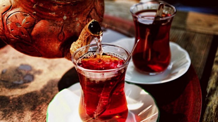 Çayı demlerken içine bir tane atın! Tavşan kanı olacak...